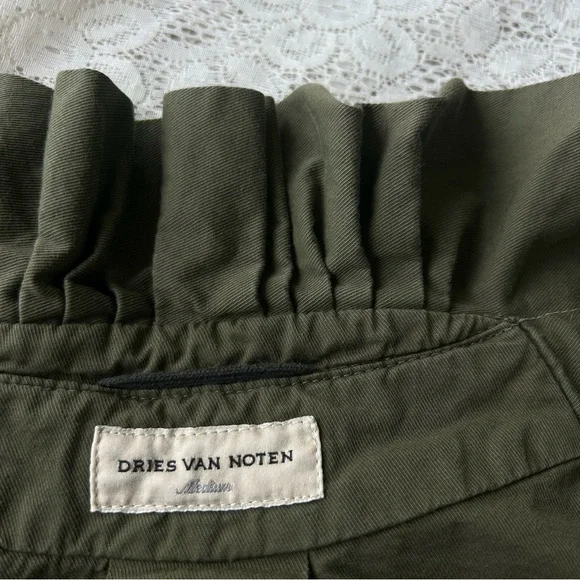 Dries Van Noten
Puff Sleeve Green “Voly' tie front jacket medium - Picture 5 of 15